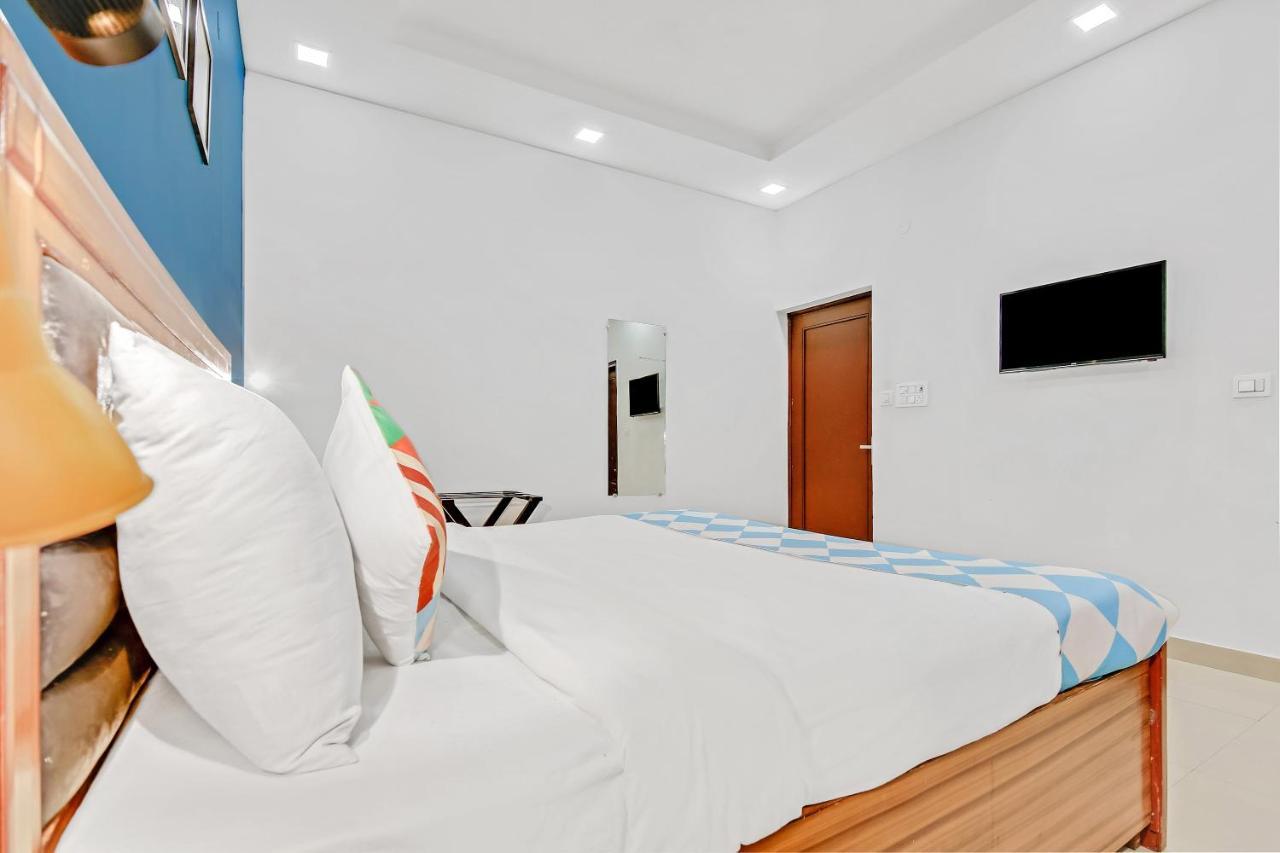 Oyo Home 64106 Comfortable Stay Нью-Делі Екстер'єр фото