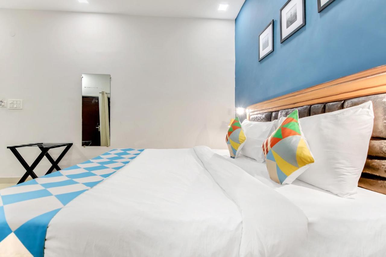 Oyo Home 64106 Comfortable Stay Нью-Делі Екстер'єр фото
